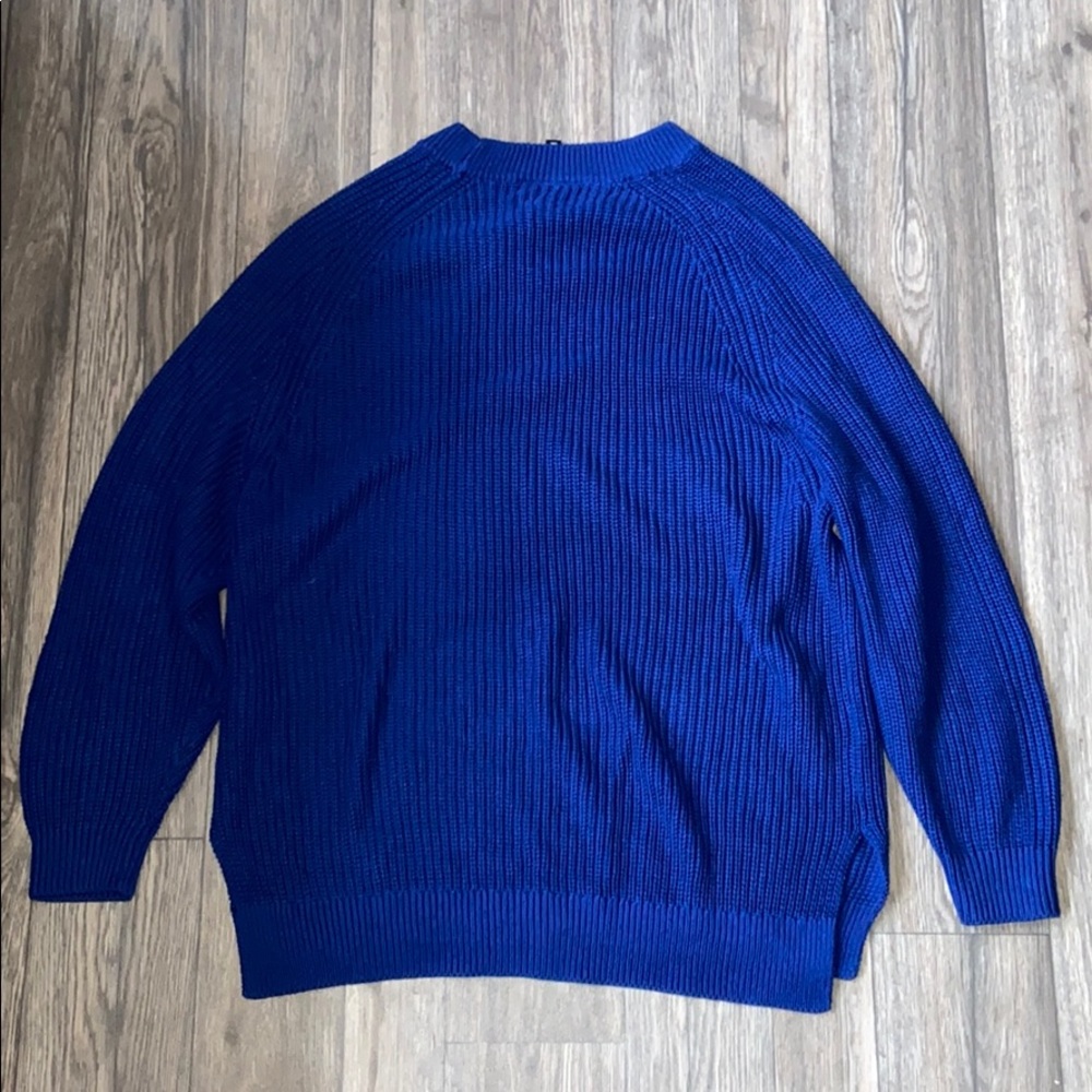 Divided over size sweater - Picture 3 of 3